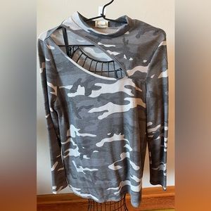 Bibi gray camo top size L